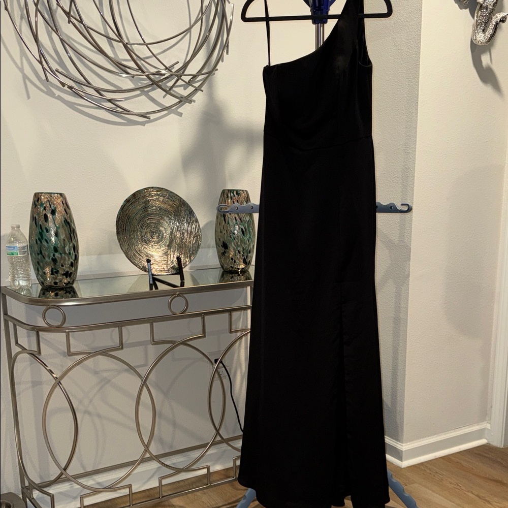 Elegant Black One-Shoulder Dress